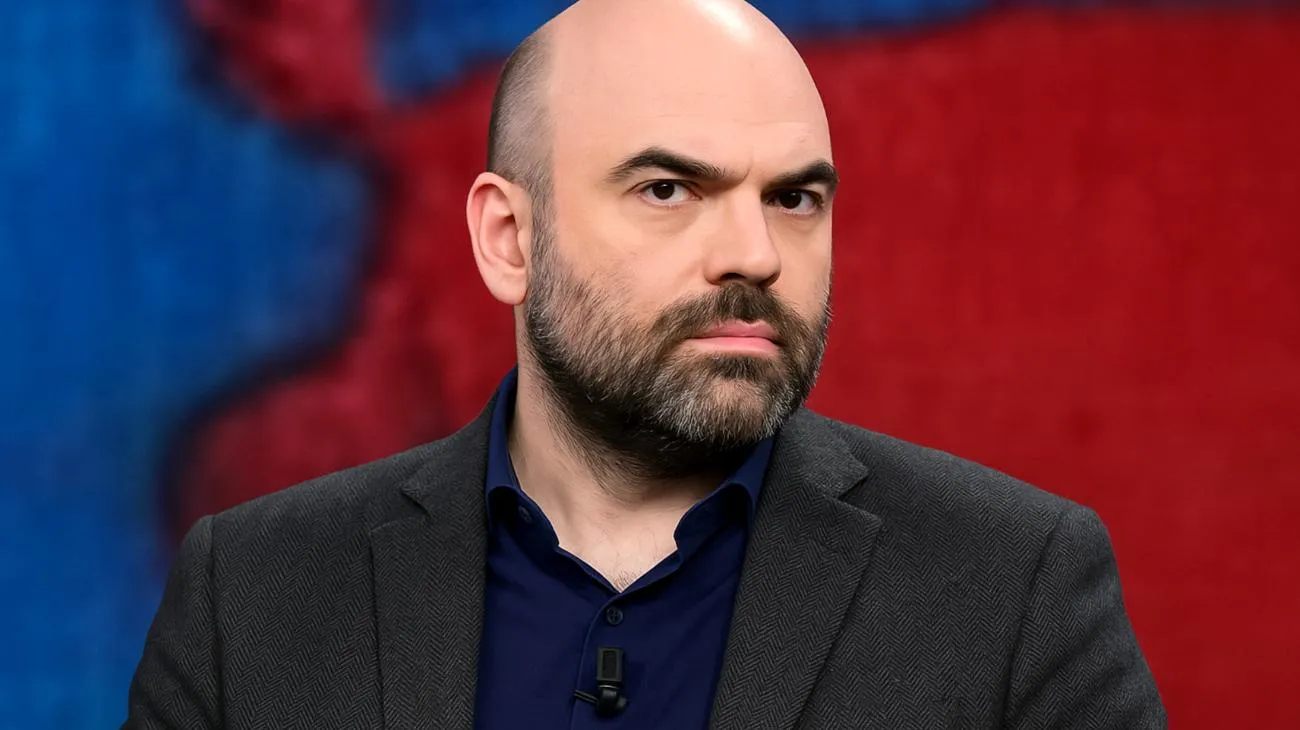 Roberto Saviano crolla emotivamente in tribunale: \"Mi hanno rubato la vita\" - la frase che sta facendo tremare la politica 2025-07-14T18:45:43.013Z"